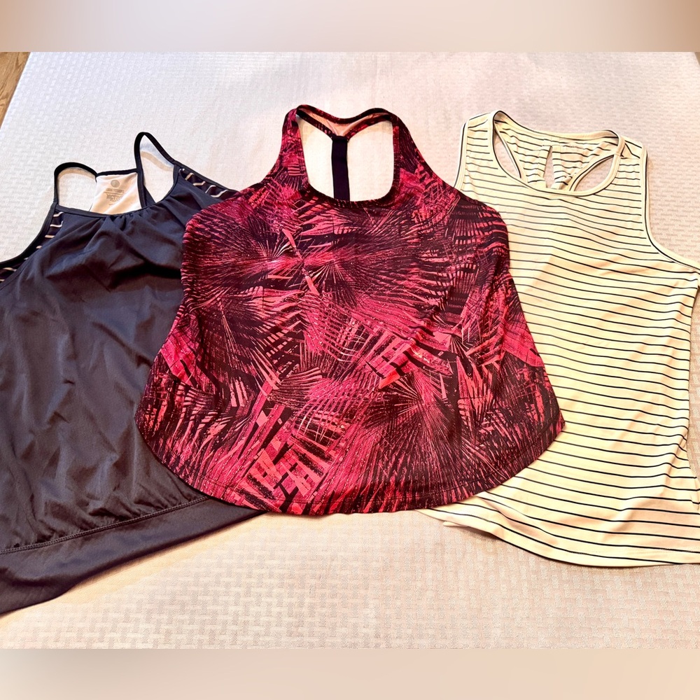 Lot of 3 Old Navy Active Tanks Moisture Wicking‎ Blue Heather, Fuchsia, Navy EUC